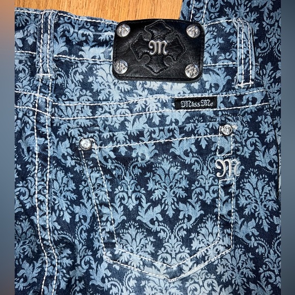 Miss Me Capris - Picture 6 of 6